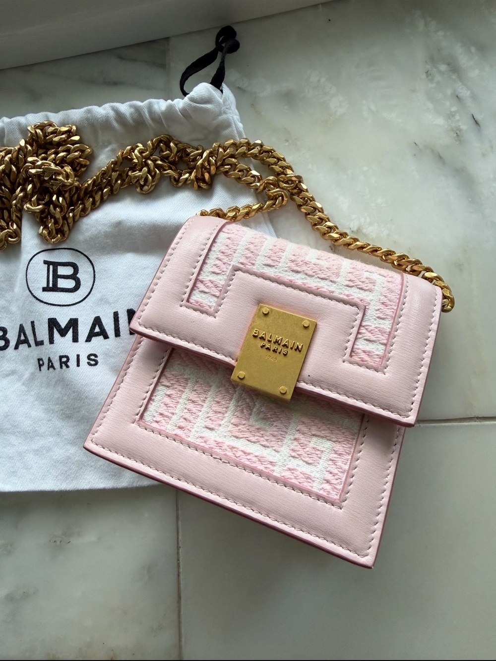 Balmain Authentic 1945 Light Pink Quilted Leather Crossbody Bag With Gold Chain
